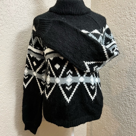 SO Heritage Women’s Black and Gray Knit Sweater SZ S Item SW01 - Picture 4 of 7